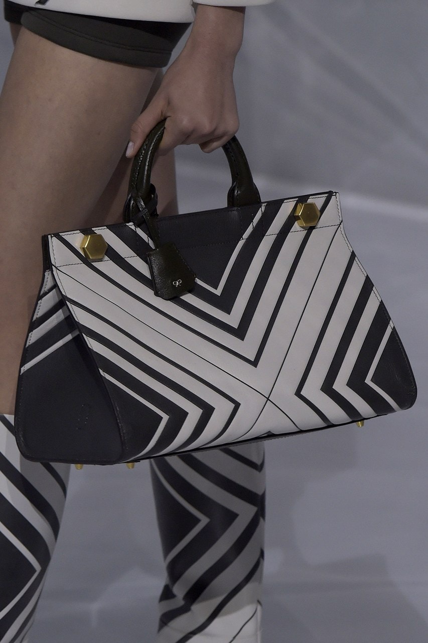 London Fashion Week Primavera/Estate 2016 Anya Hindmarch